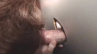 Musta juustega beebi imeb kirglikult riista - 2022-02-19 15:33:53